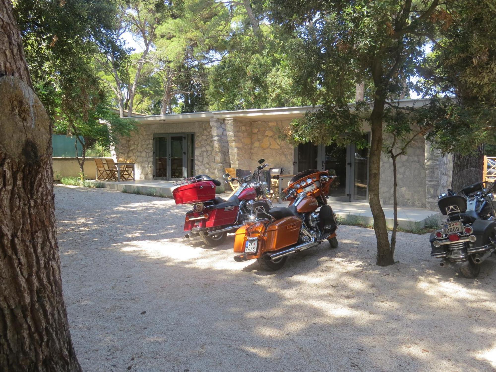 Camping Mia Bungalow & Mobile Home ビオグラード・ナ・モル エクステリア 写真